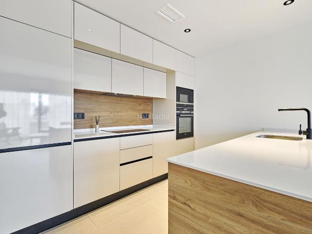 Ático en venta en Torrevieja, Nueva Torrevieja. Luxury Top Floor Apartments in Torrevieja 380,000. Áticos.