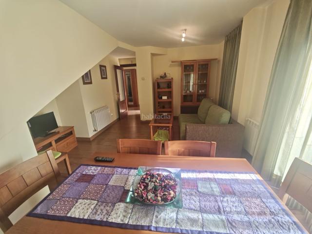 Ático en venta en Aller. Ático seminuevo con plaza de garaje Cabañaquinta. Áticos.