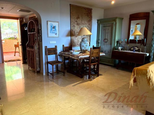 Ático en venta en Altea, Altea la Vella. APARTAMENTO CON VISTAS AL MAR AUNQUE SITUADO EN LAS FALDAS DE LA SIERRA. Áticos.