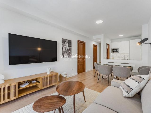 Ático en venta en Arona, Palm Mar. Elegancia renovada con vistas a la piscina Ático dúplex en PalmMar. Áticos.