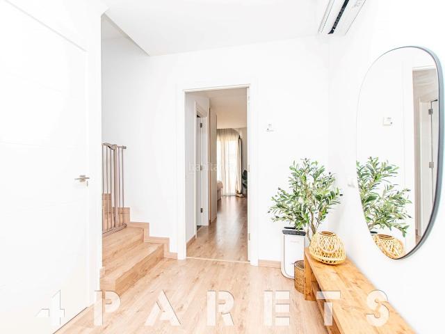 Ático en venta en Arenys de Munt. Moderno ático dúplex con terraza y piscina privada en el centro de Arenys de Munt. Áticos Arenys de.