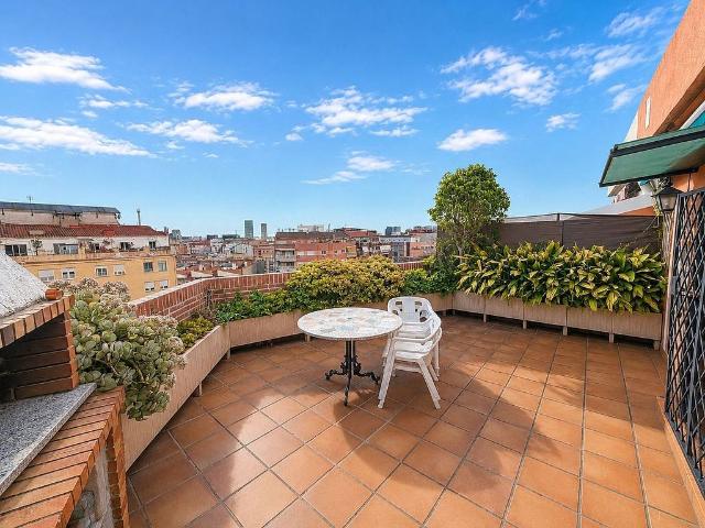 Ático en venta en avenida Meridiana, Barcelona, de 102 m² 3 habitaciones por 680.000