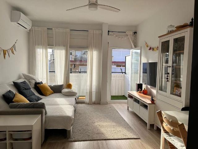 Ático en venta en avenida, Castelldefels, de 63 m² 3 habitaciones por 349.900