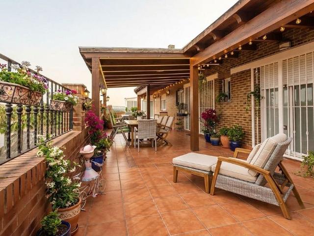 Ático en venta en avenida D'alfons XIII, Badalona, de 93 m² 3 habitaciones por 385.000