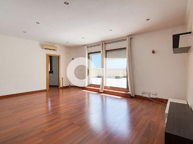 Ático en venta en avenida De Manuel Girona, Castelldefels, de 125 m² 4 habitaciones por 650.000