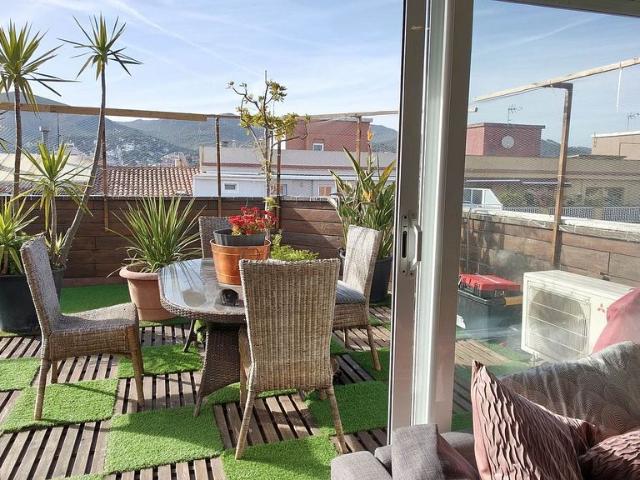 Ático en venta en avenida De la Constitucion, Castelldefels, de 61 m² 3 habitaciones por 440.000