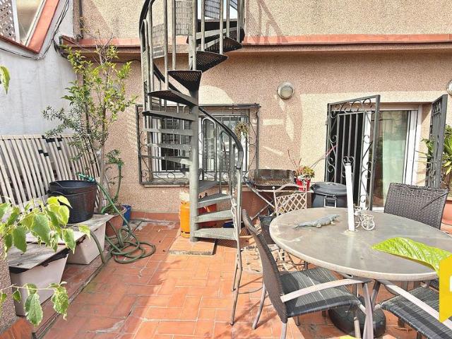 Ático en venta en avenida De Santa Coloma, Santa Coloma de Gramanet, de 112 m² 4 habitaciones por 525.000