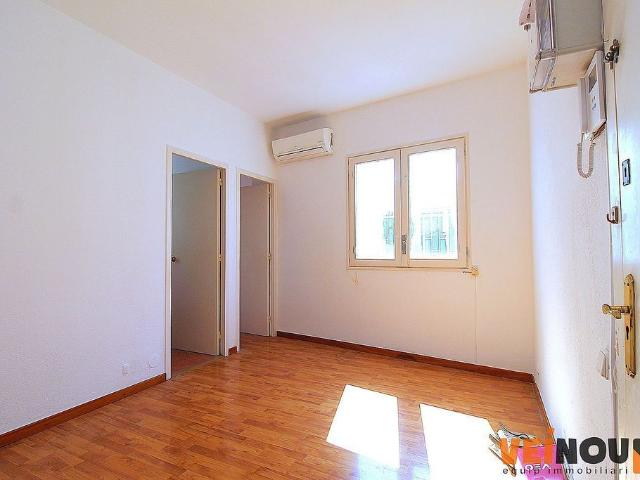 Ático en venta en avenida Del Paral·Lel, Barcelona, de 43 m² 2 habitaciones por 299.000