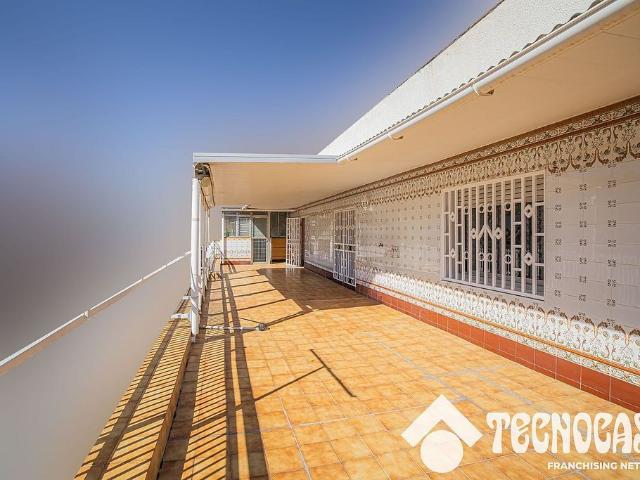 Ático en venta en avenida D'en Caritg, Badalona, de 112 m² 3 habitaciones por 299.000
