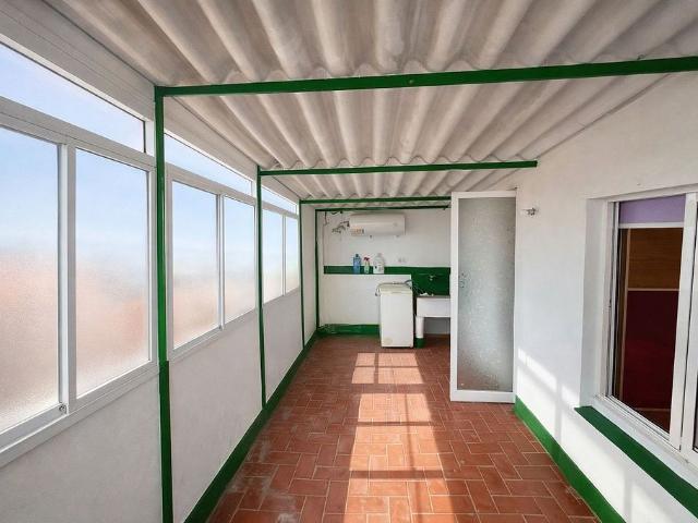 Ático en venta en avenida Ponent, Hospitalet de Llobregat, L´, de 38 m² 2 habitaciones por 170.000