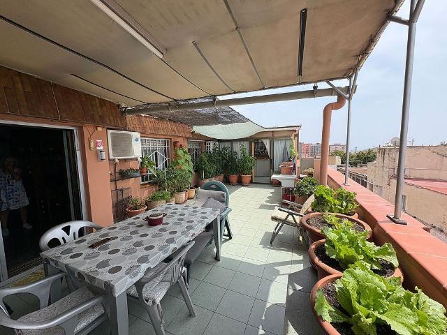 Ático en venta en avenida Sanatori, Santa Coloma de Gramanet, de 80 m² 4 habitaciones por 244.500