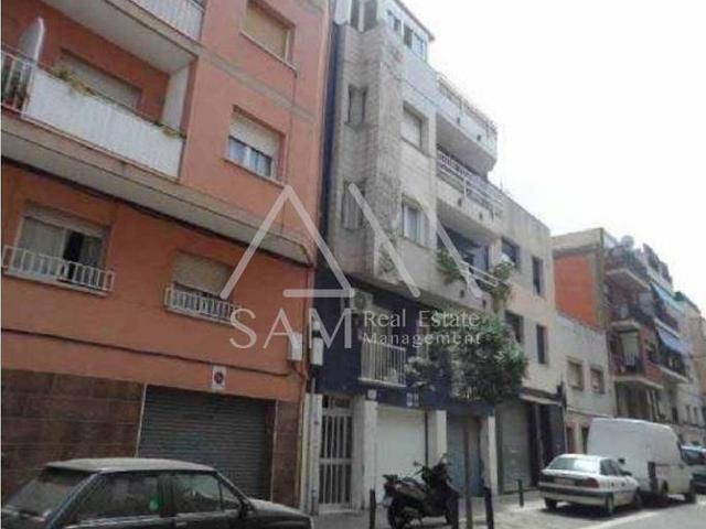 Ático en venta en Badalona, de 51 m² 3 habitaciones por 63.000