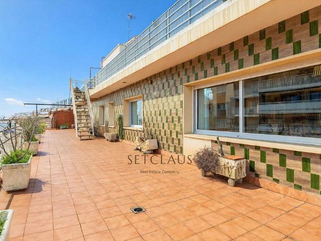 Ático en venta en Badalona, de 157 m² 4 habitaciones por 790.000