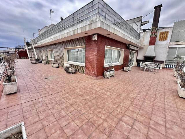 Ático en venta en Badalona, de 170 m² 4 habitaciones por 790.000