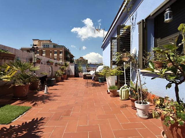 Ático en venta en Badalona, Llefià. Amplio Ático con terraza y muy soleado. Áticos.