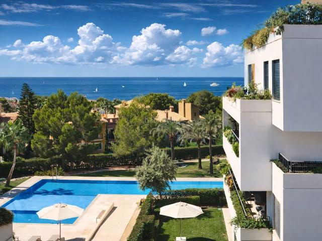 Ático en venta en Baleares Calvià, Santa Ponça. Exclusivo ático con vistas al mar y piscina privada. Áticos.
