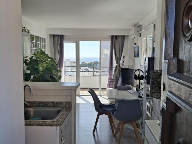 Ático en venta en Baleares Palma de Mallorca, Porto Pi. Penthouse de lujo con vistas al mar, 2 cédulas y gran potencial de revalorización. Qué edad con un piso o conviértelos en dos estu. Áticos Palma.