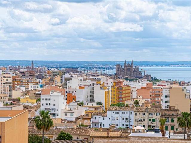 Ático en venta en Baleares Palma de Mallorca, Son Dureta. Atico de diseño de 240m2 aprox. en complejo residencial con piscina en Zona Colegios. Áticos Palma de.