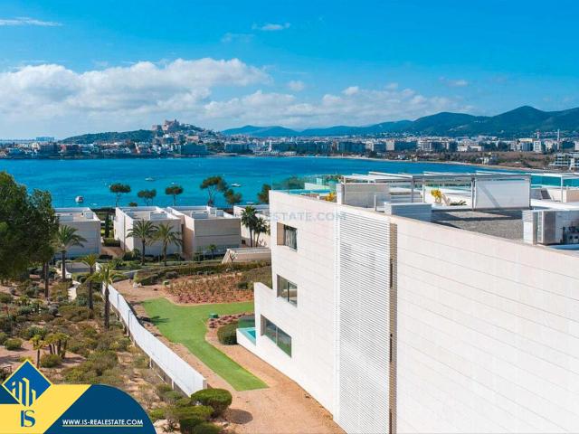 Ático en venta en Baleares Santa Eulària, Jesús. Ático con piscina comunitaria, Islas Baleares, Ibiza. 3 habitaciones 320 m² 900 metros del mar. Áticos Santa.