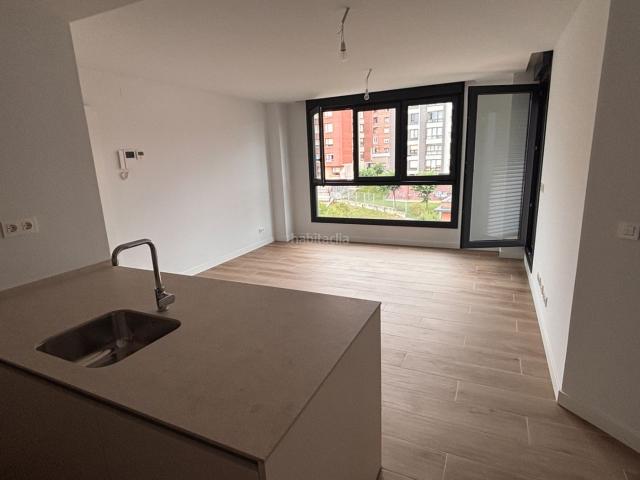 Ático en venta en Barakaldo, Lasesarre. PISO A ESTRENAR EN AVDA ALTOS HORNOS DE VIZCAYA. Áticos.