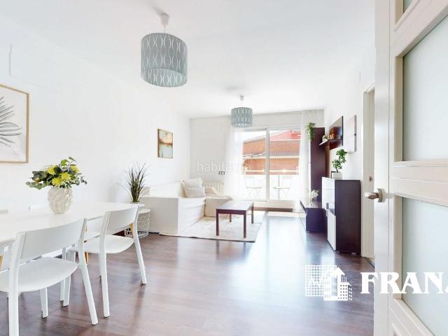 Ático en venta en Barberà del Vallès, Centre Eixample Can Llobet. ÁTICO DÚPLEX de 98 m2 en el CENTRO con TERRAZA de 14 m2 orientada al SUR. Áticos Barberà del.