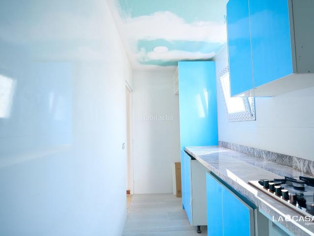Ático en venta en Barcelona, Carmel. Oportunidad Única! Coqueto Ático con Terraza Privada y 2 Dormitorios. Áticos.
