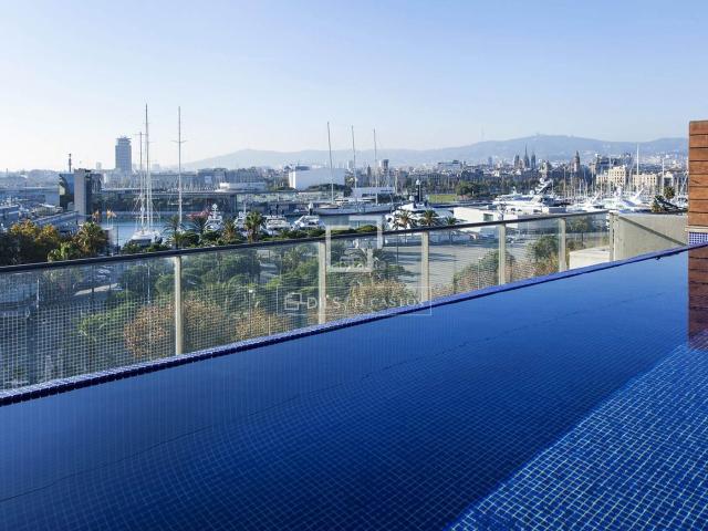 Ático en venta en Barcelona, Barceloneta. Ático en excelentes condiciones de 4 dormitorios con 55m terraza en venta en Barceloneta. Áticos.