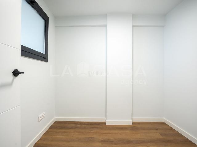 Ático en venta en Barcelona, Besòs Maresme. Ático de 60 m con 3 dormitorios y ascensor en Barcelona. Áticos.
