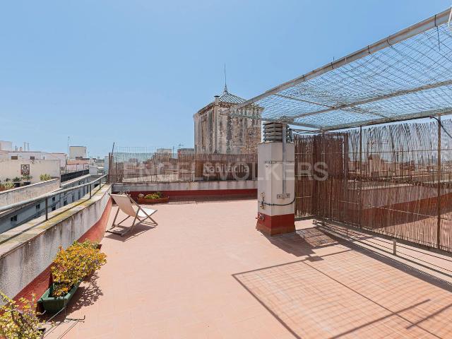 Ático en venta en Barcelona, Gòtic. Espectacular ático luminoso con gran terraza exclusiva en calle Cervantes. Áticos.
