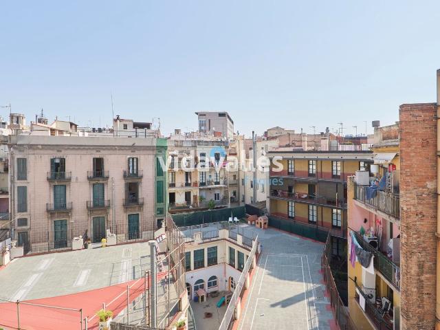 Ático en venta en Barcelona, Gòtic. Piso a la vena en Barcelona. Áticos.
