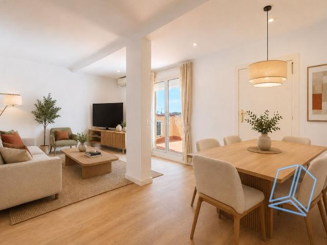 Ático en venta en Barcelona, Guinardó. Ático con terraza y ascensor. Áticos.