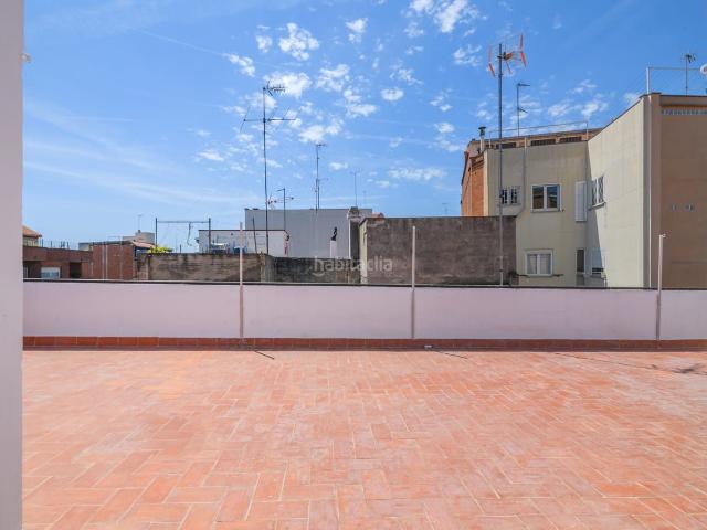 Ático en venta en Barcelona, Guinardó. Piso con solarium uso privativo. Áticos.
