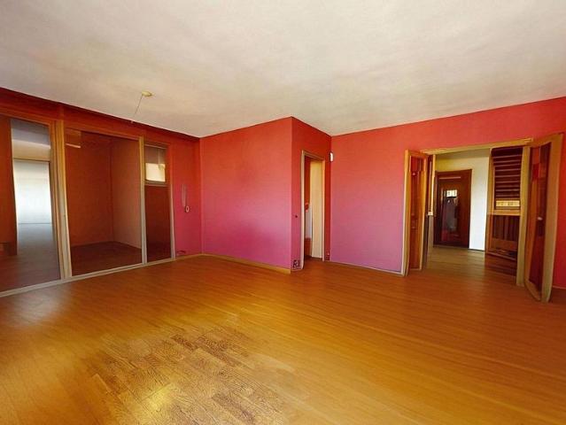Ático en venta en Barcelona, de 114 m² 4 habitaciones por 56.000