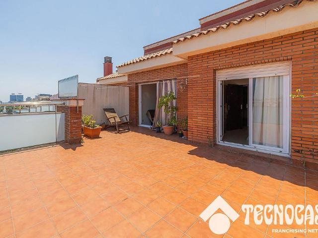 Ático en venta en Barcelona, de 120 m² 4 habitaciones por 550.000