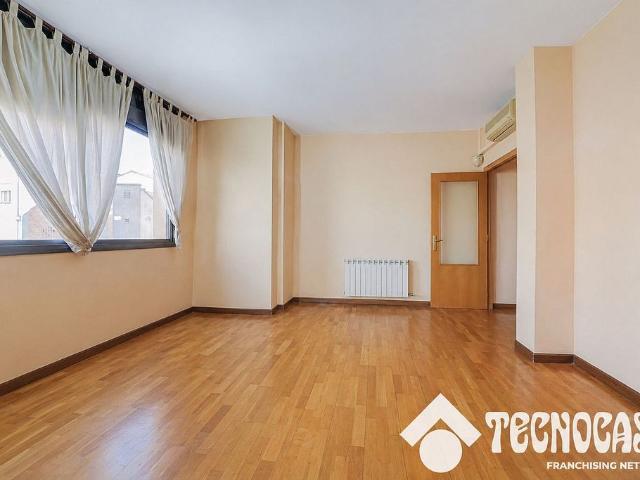 Ático en venta en Barcelona, de 140 m² 3 habitaciones por 560.000