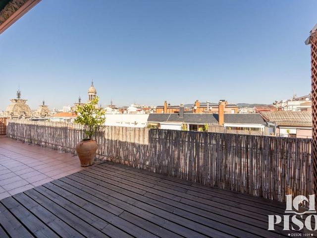 Ático en venta en Barcelona, de 81 m² 3 habitaciones por 599.000