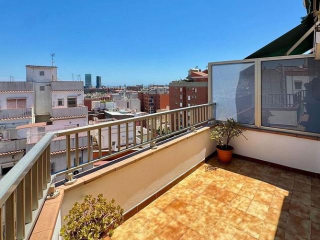Ático en venta en Barcelona, de 98 m² 4 habitaciones por 519.000