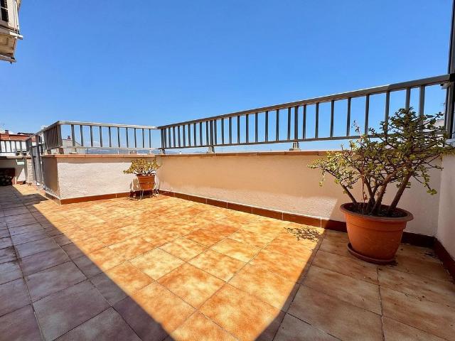 Ático en venta en Barcelona, de 98 m² 4 habitaciones por 545.000