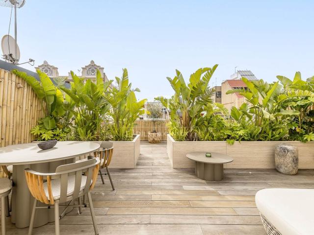 Ático en venta en Barcelona, Dreta de l´Eixample. Ático en excelentes condiciones de 1 dormitorio con 62m terraza en venta en Eixample Derecho. Áticos.