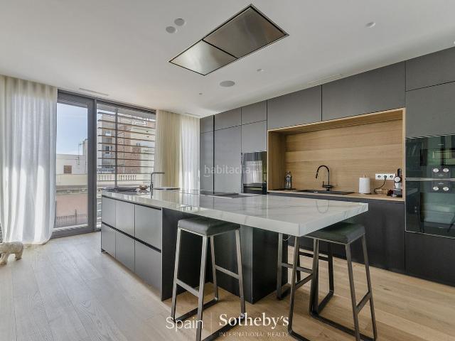 Ático en venta en Barcelona, Dreta de l´Eixample. Ático excepcional con terraza de 180 m2 cerca del Paseo de Gràcia. Áticos.