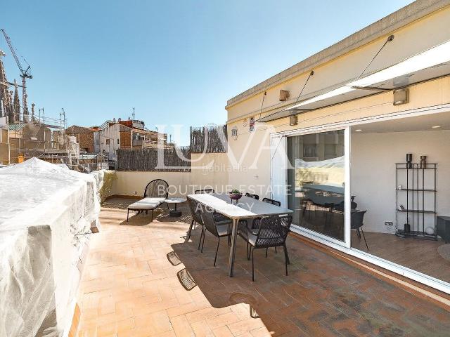 Ático en venta en Barcelona, Dreta de l´Eixample. Espectacular ático con terraza con vistas a la Sagrada Familia. Áticos.