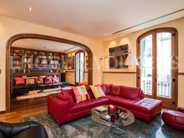 Ático en venta en Barcelona, Dreta de l´Eixample. Magnífico ático dúplex al lado de La Pedrera. Áticos.
