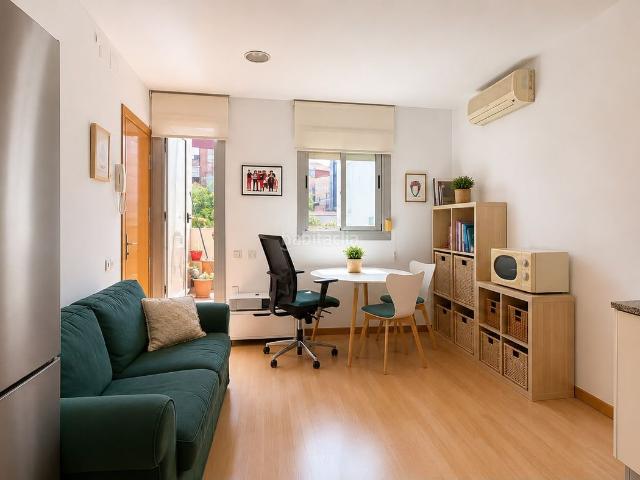 Ático en venta en Barcelona, El Camp de l´Arpa del Clot. Ático de 55 m con 2 dormitorios y terraza en Meridiana, Barcelona. Áticos.
