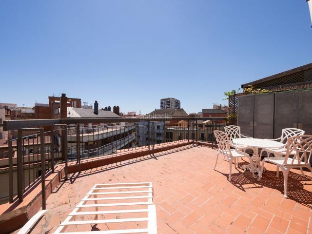 Ático en venta en Barcelona, Fort Pienc. Àtic amb terrassa privada i vistes panoràmiques a Barcelona. Áticos.