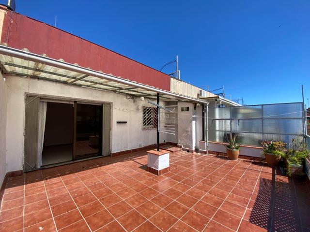 Ático en venta en Barcelona, La Bordeta. Espectacular Ático con dos amplias terrazas y junto a Can Batlló ¡con gran potencial!. Áticos.