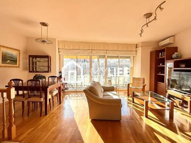 Ático en venta en Barcelona, La Nova Esquerra de l´Eixample. Espectacular dúplex en venta con terraza de 40 m y opción de segregación. Áticos.