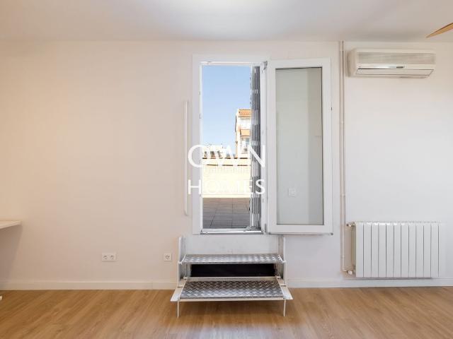 Ático en venta en Barcelona, Sagrada Família. Ático con terraza y vistas únicas en una ubicación icónica de Barcelona. Áticos.