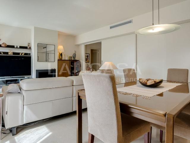 Ático en venta en Barcelona, Sagrada Família. Espectacular dúplex con terraza de 80 m2 y parking en Carrer València. Áticos.