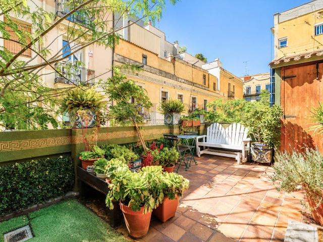 Ático en venta en Barcelona, Sagrada Família. PISO REFORMADO CON TERRAZA DE 90M2 EN LA SAGRADA FAMILIA. Áticos.
