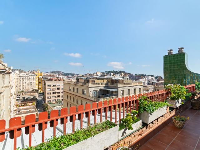 Ático en venta en Barcelona, Sant Gervasi Bonanova. Sobreático único con dos terrazas privadas y vistas abiertas en Sant GervasiLa Bonanova. Áticos.